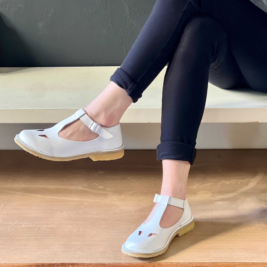 New La Gatta Con Gli Stivali Paturnia White Bebe Con Occhietti In Pelle Bianca Artigianale